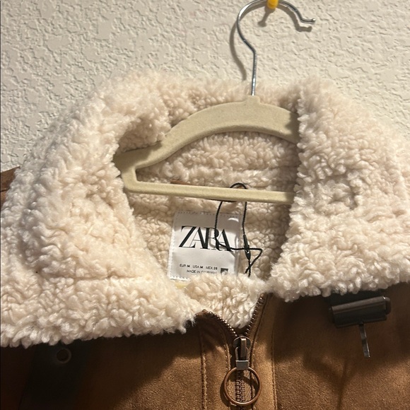Zara Brown and Cream Shearling Brown Bomber Jacket with Belt Buckle size M NWOT - Picture 2 of 6